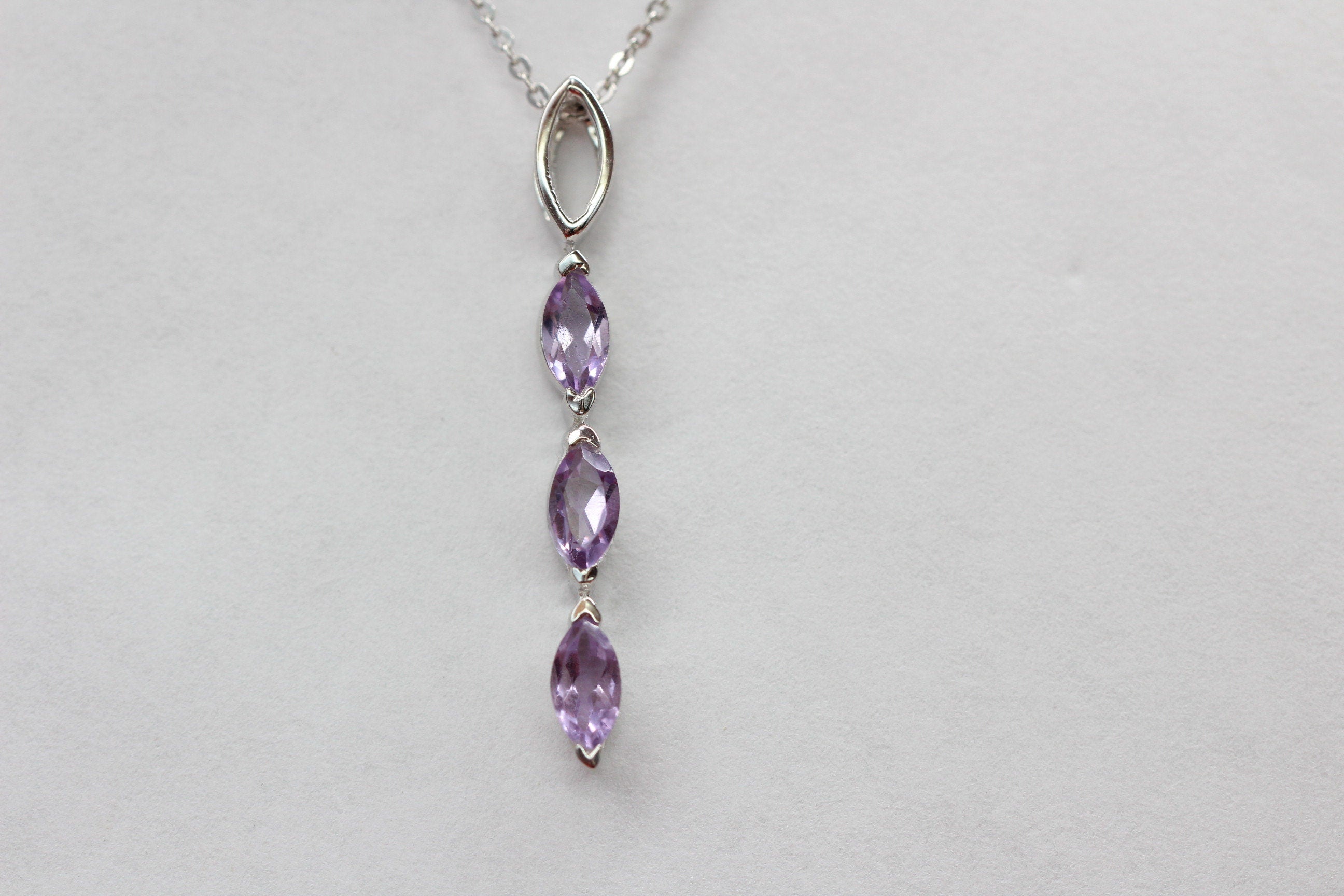 Edler 0,78 Carat Amethyst Anhanger 925 Silber Collier Kette Edelsteinanhanger