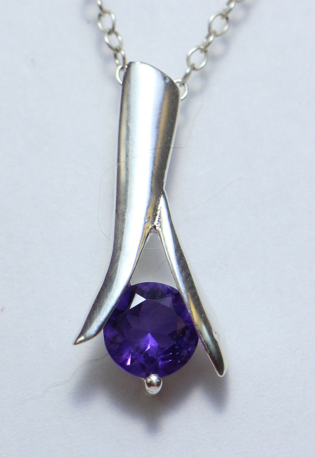 Edler 0,89 Carat Amethyst Anhanger 925 Silber Collier Kette violetter Edelstein Top