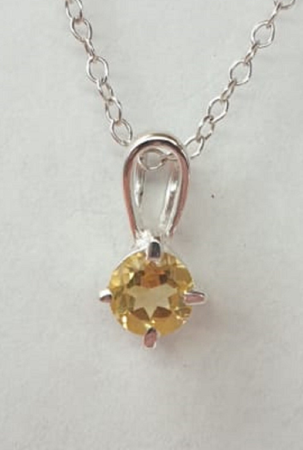 Edler 0,36 Carat Citrin Anhanger 925 Silber Collier Kette hellgelber Edelstein