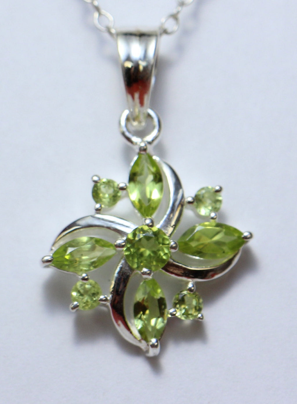 Edler 1,0 Carat Peridot Anhanger 925 Silber Collier Kette Olivin Anhanger Top