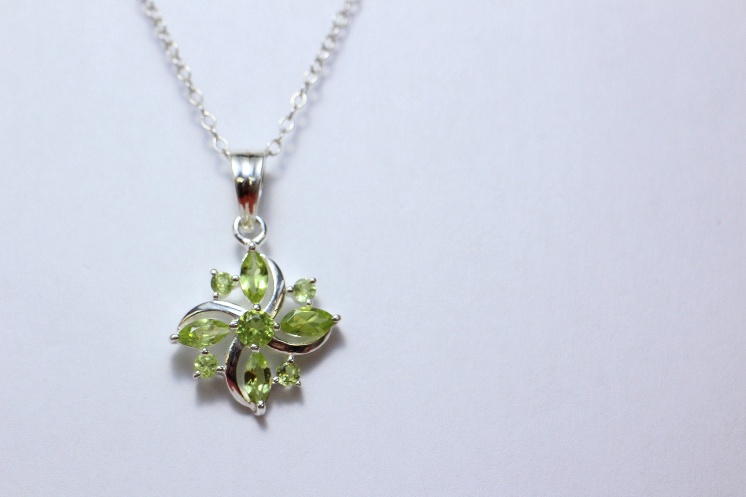 Edler 1,0 Carat Peridot Anhanger 925 Silber Collier Kette Olivin Anhanger Top