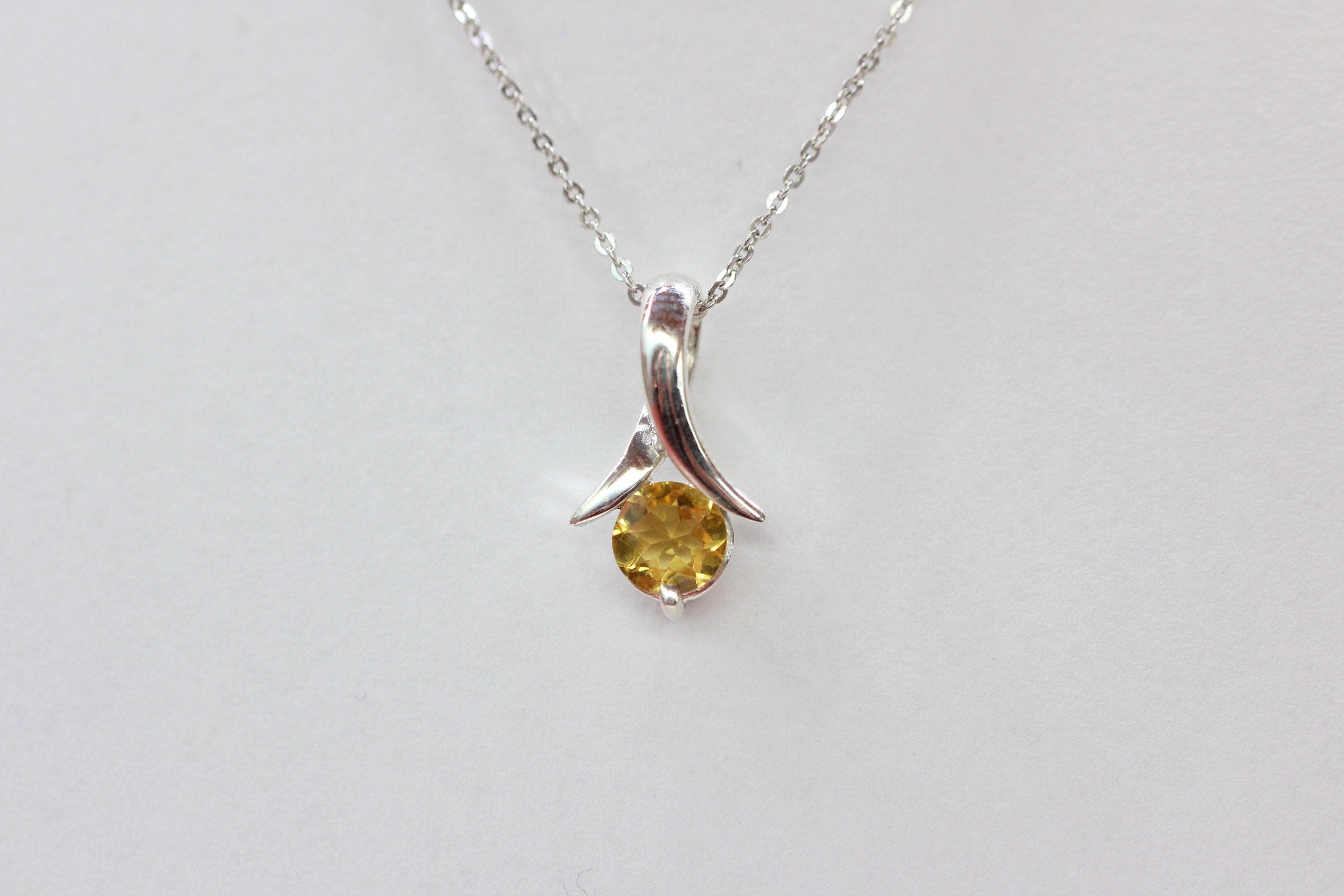 Edler 0,5 Carat Citrin Tulpen Anhanger 925 Silber Collier Kette hellgelber Edelstein