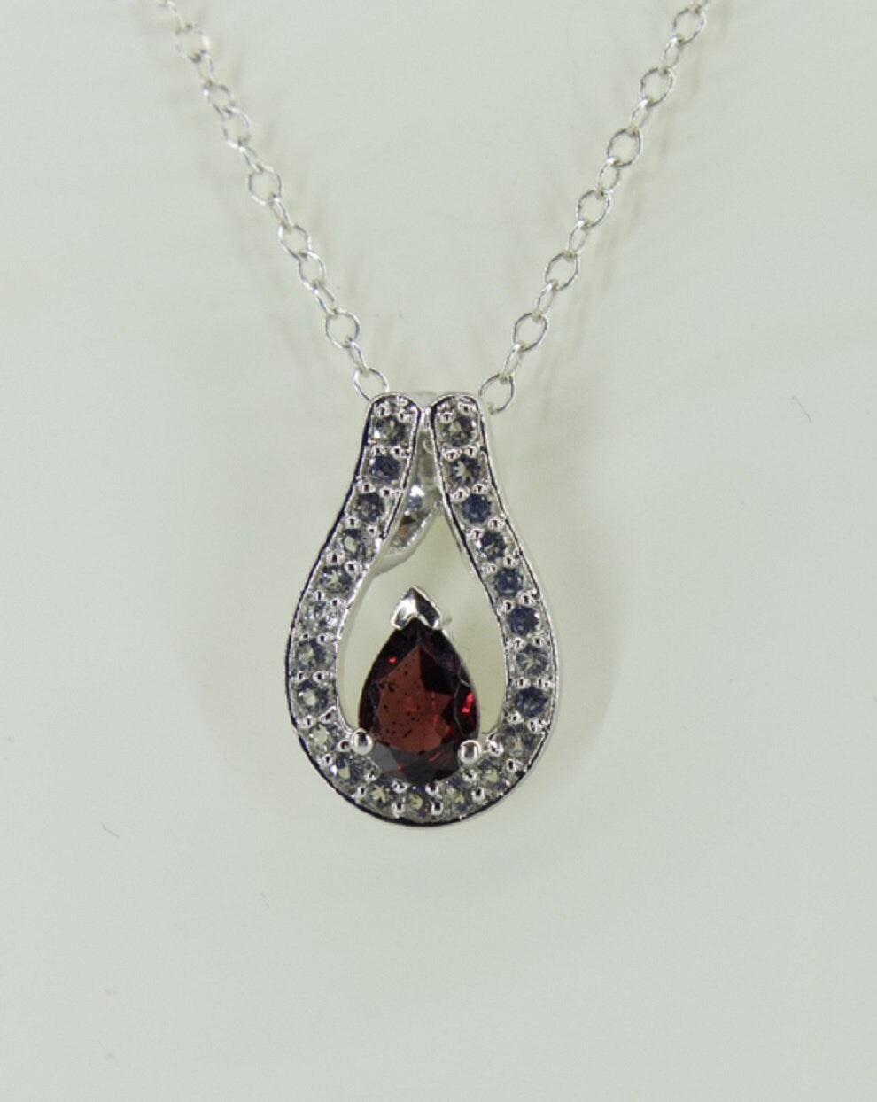 0,65 Carat Granat Anhanger 925 Silber weisstopas 925 Silber Collier Kette