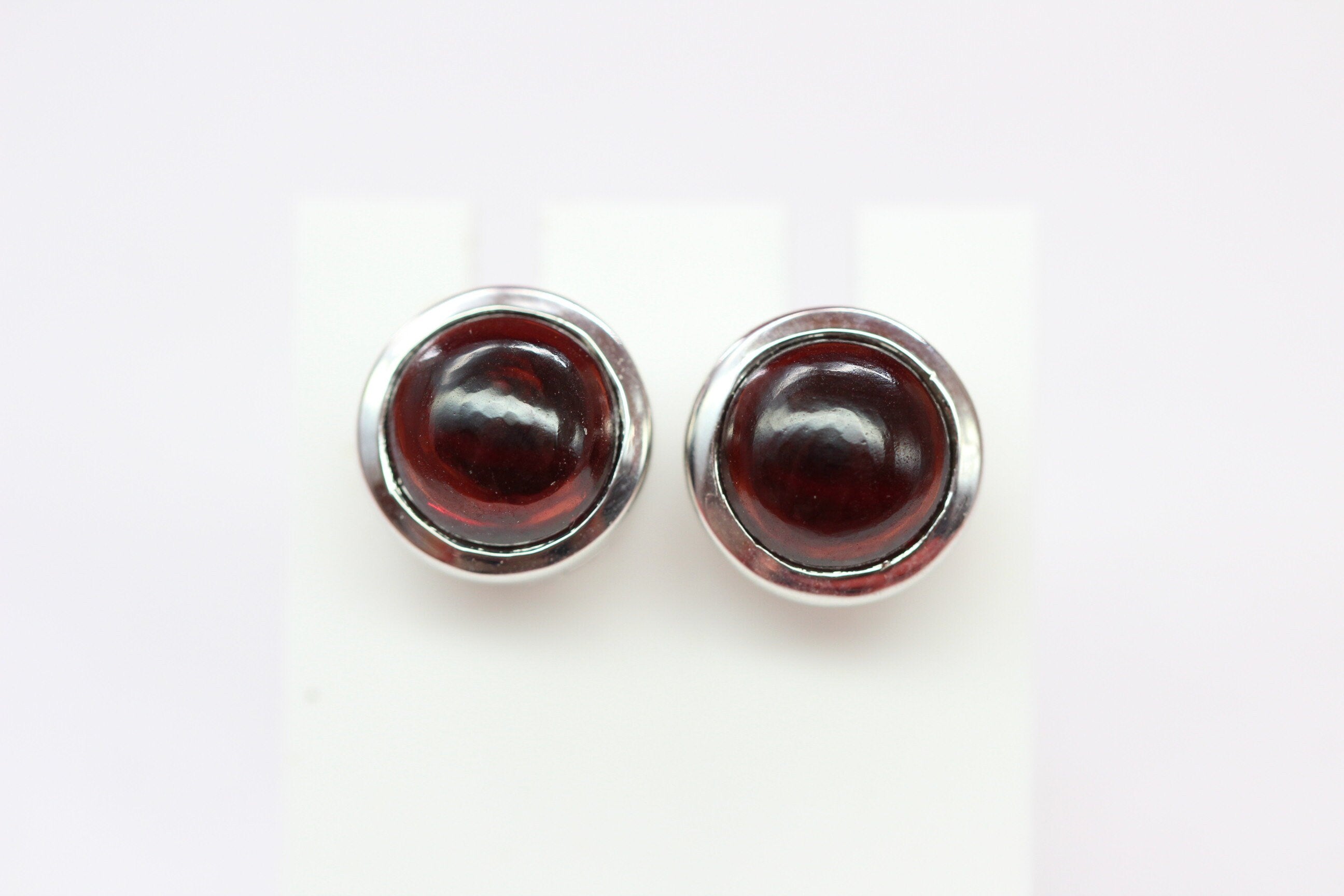 4,59 Carat Granat Cabochon Ohrstecker 925 Silber blutroter Edelstein Unisex