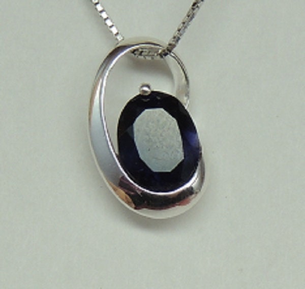 Edler 2,1 Carath indischer Iolith Anhanger 925 Silber Collier Kette Wassersaphir Luchssaphir