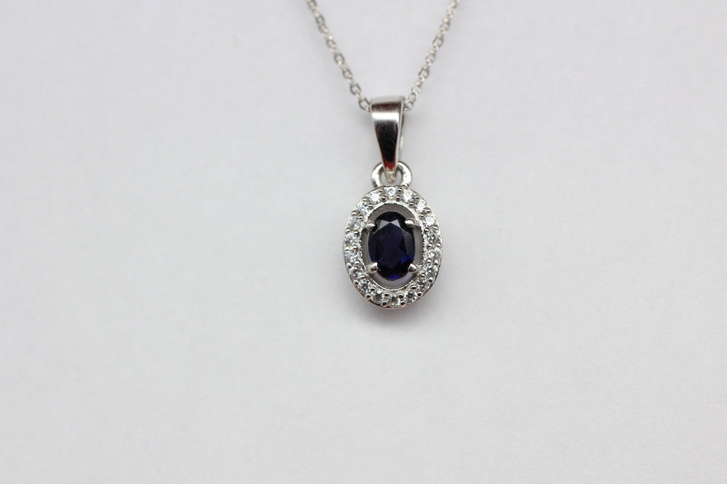 Edler 0,8 Carat Iolith Anhanger 925 Silber Collier Kette Zirkonia Wassersaphir