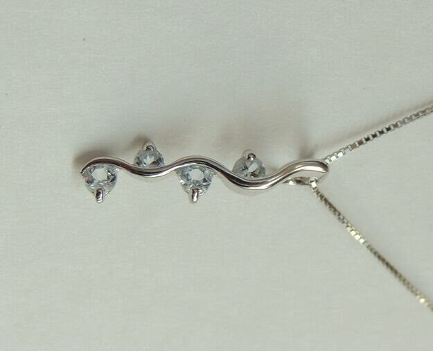 Edler 0,63 Carat Blautoas Anhanger 925 Silber Topas Collier Kette Sky blue Topas