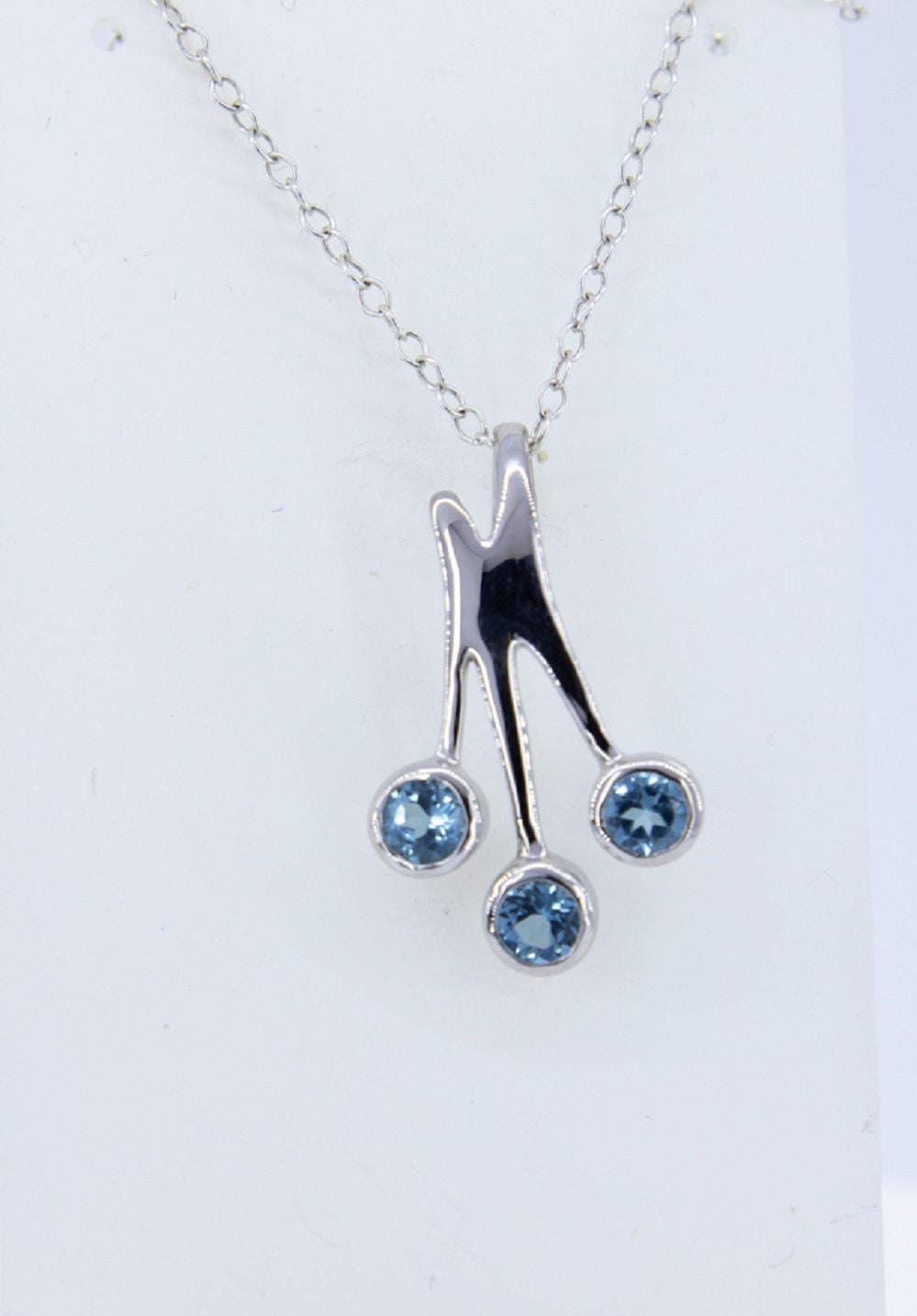 0,9 Carrat Blautopas Design Anhanger 925  Silber Collier Kette himmelblauer Topas