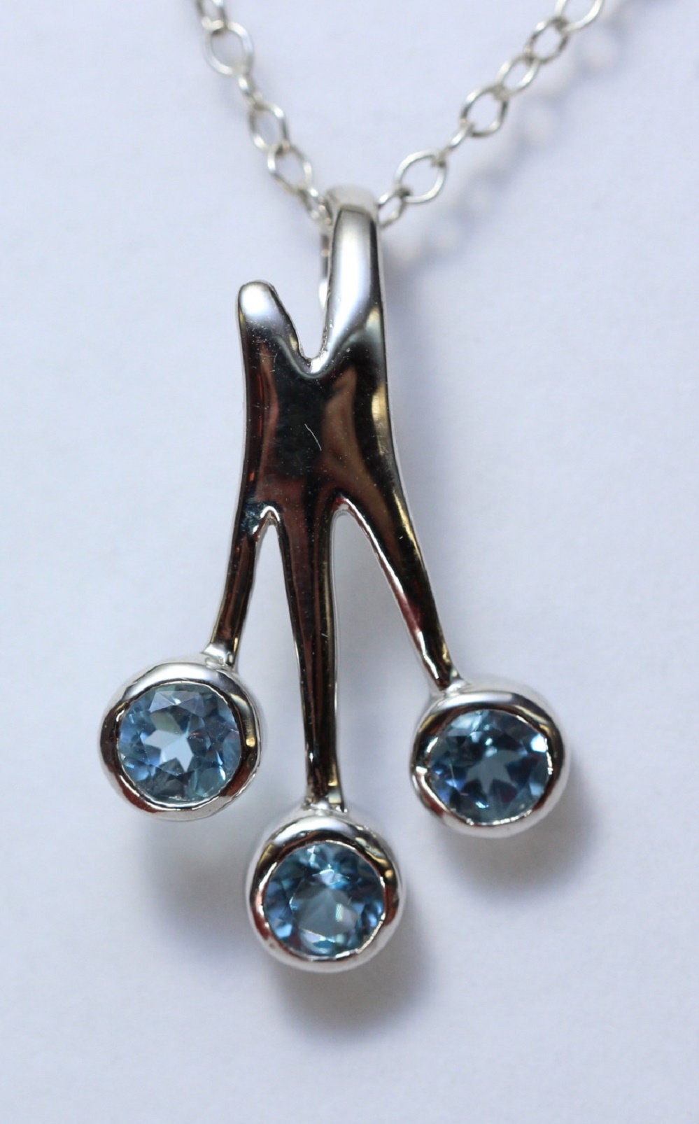 0,9 Carrat Blautopas Design Anhanger 925  Silber Collier Kette himmelblauer Topas