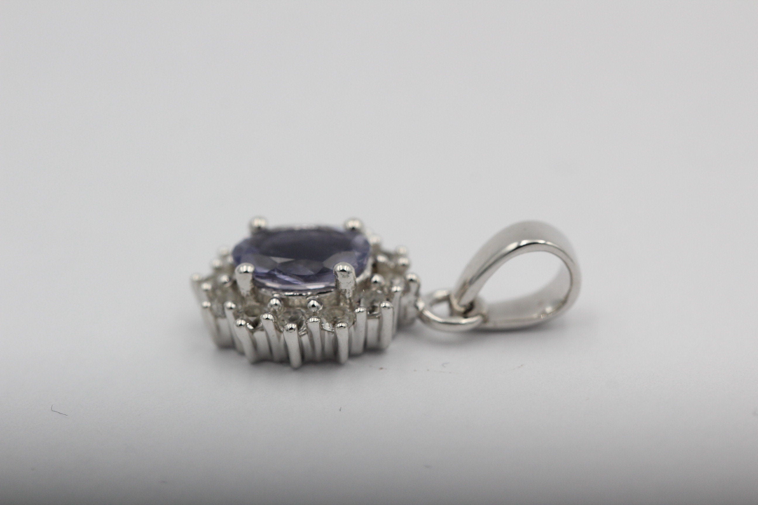 Edler 1,8 Carat Iolith weisstopas Anhanger 925 Silber Wassersaphir Luchssaphir Top