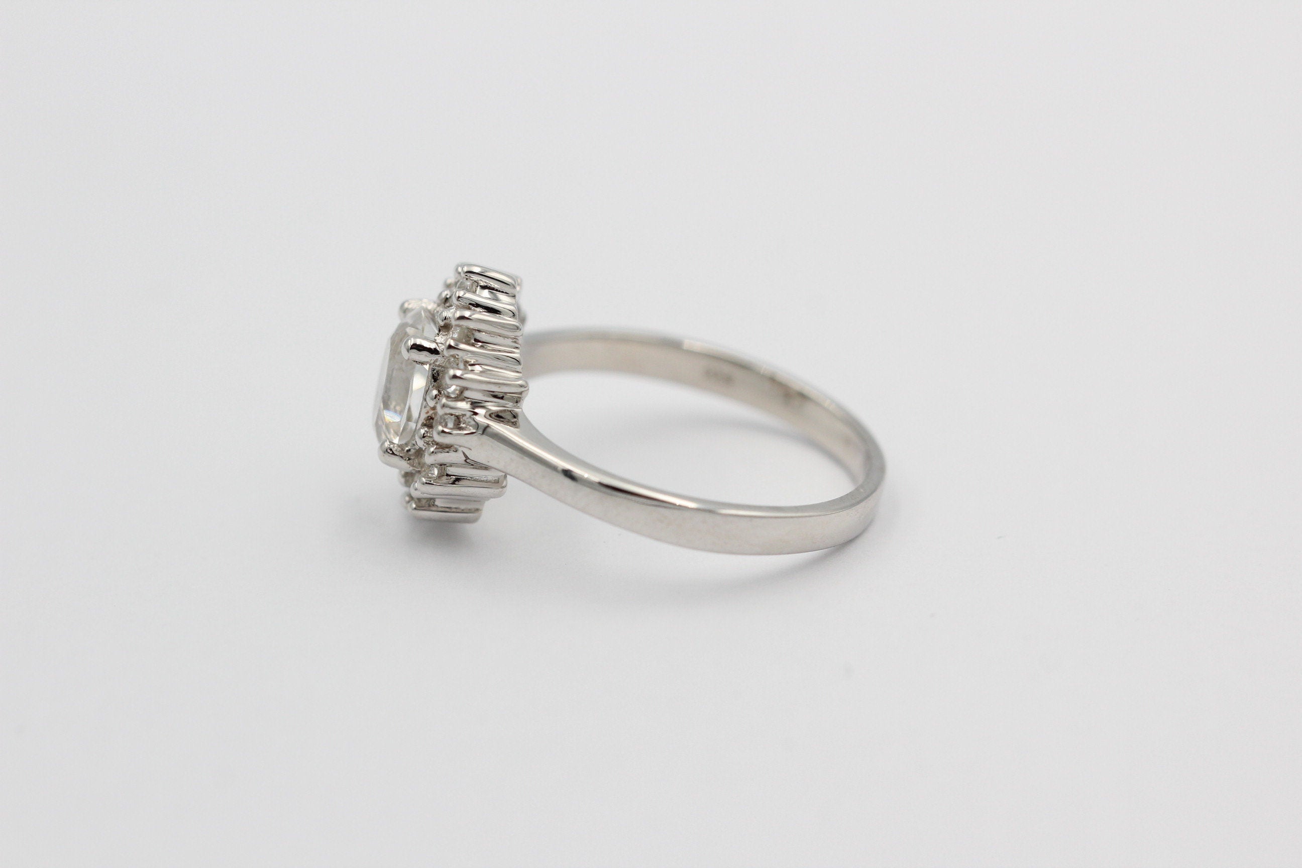 Edler 1,65 Carat Weißtopas Ring 925 Silber Topasring Fingerring 8 / 18 / 57
