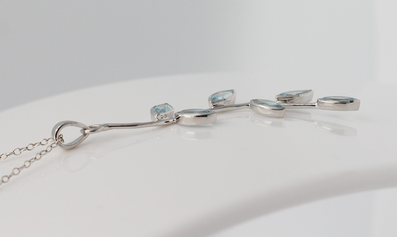 Edler 3,10 Carat Blautopas Blatt Anhänger 925 Silber Topas Anhänger