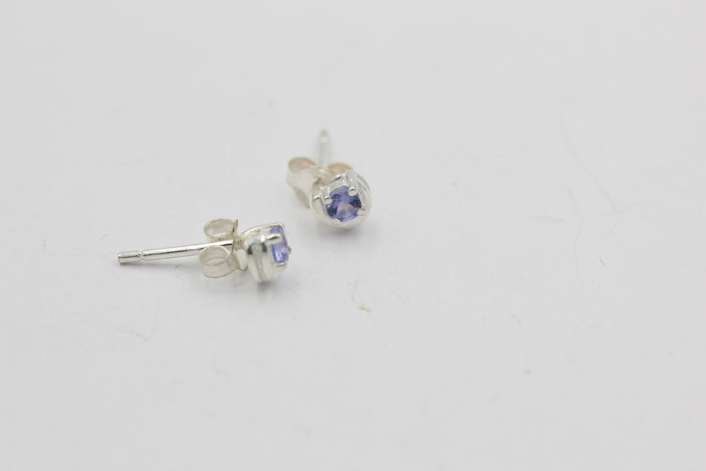 Edle 0,2 Carat fliederfarbene Tansanit Ohrstecker Afrika .5 mm 925 Sterling