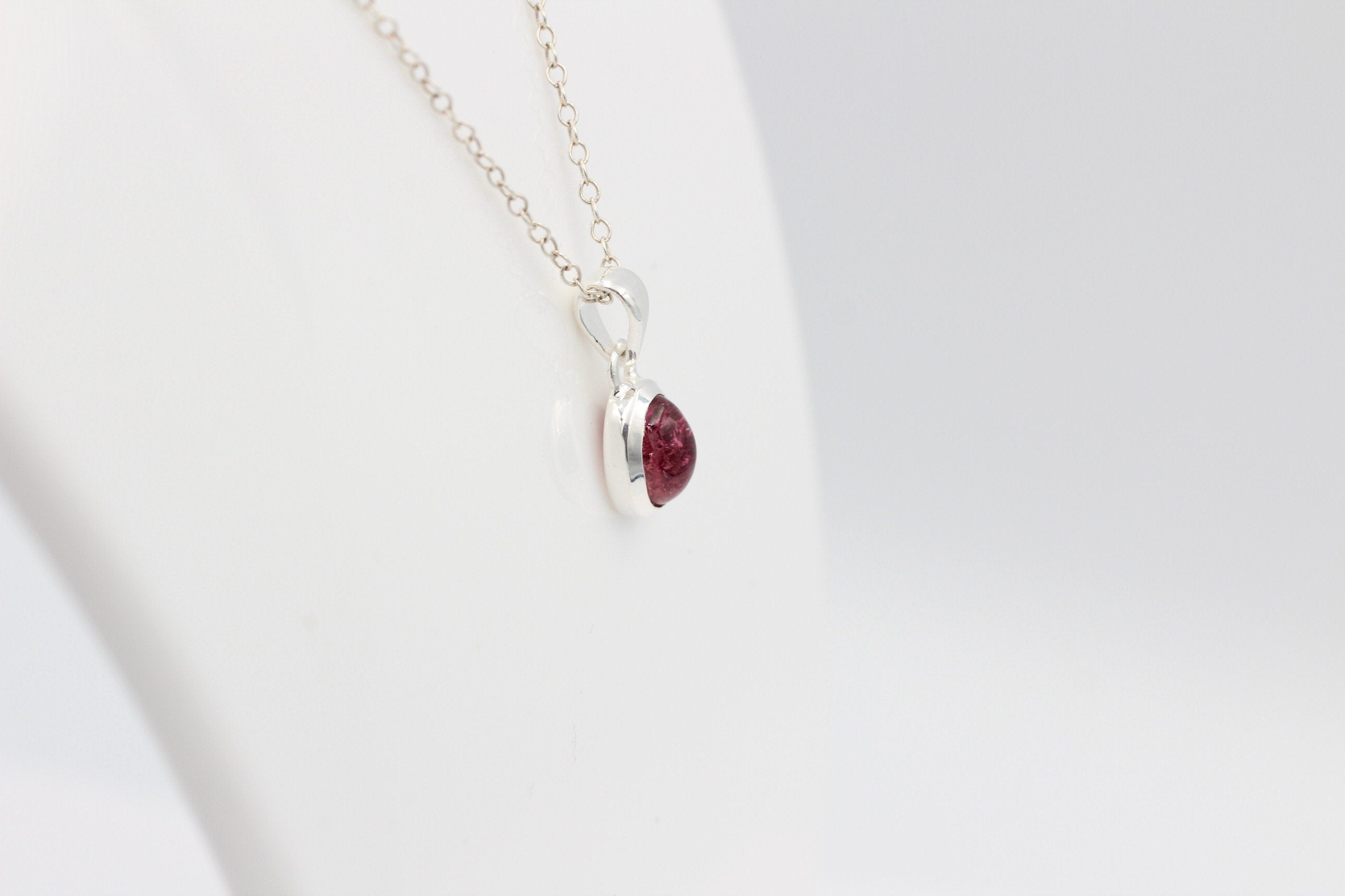 Edler 2,2  Carat rosa Turmalin Cabochon Schliff 925 Silber Collier Kette Unikat