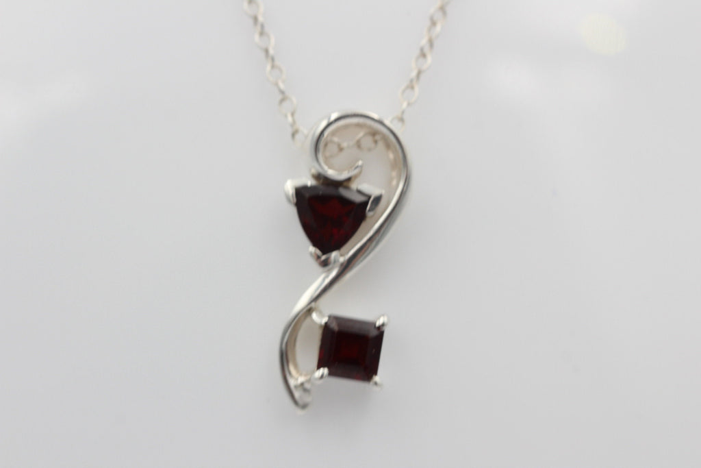 Edler 1,3 Carat Granat Design Anhänger 925 Silber Collier Kette Granatschmuck