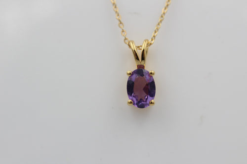 0,78 Carat leuchtender Amethyst Anhänger 925 Silber Collier Kette vergoldet