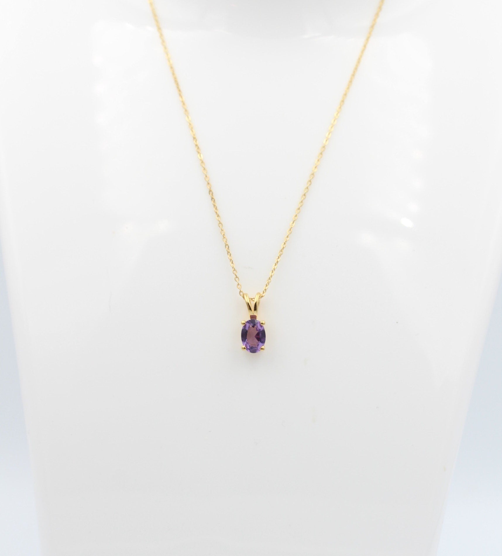 0,78 Carat leuchtender Amethyst Anhänger 925 Silber Collier Kette vergoldet