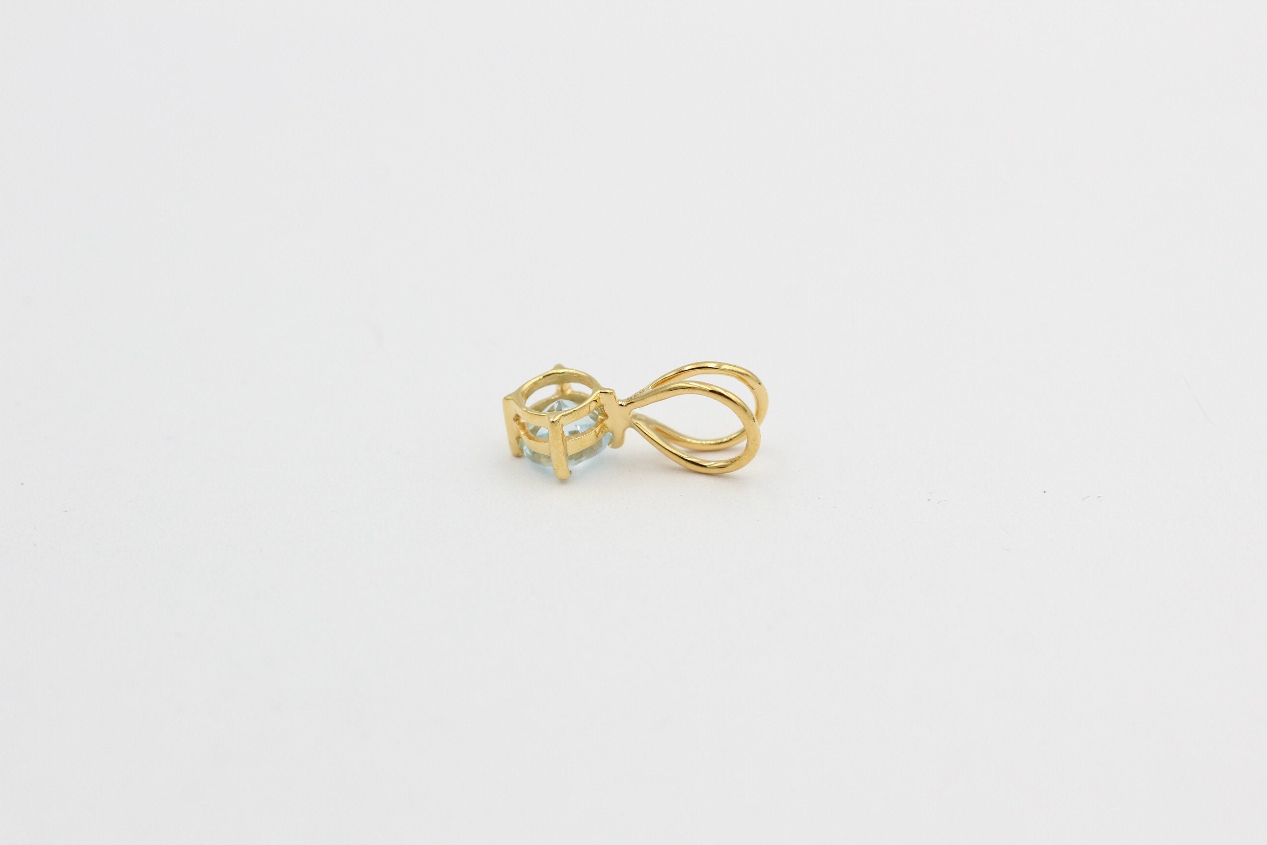 0,95 Carat Blautopas Anhänger 925 Silber  himmelblauer Topas vergoldet