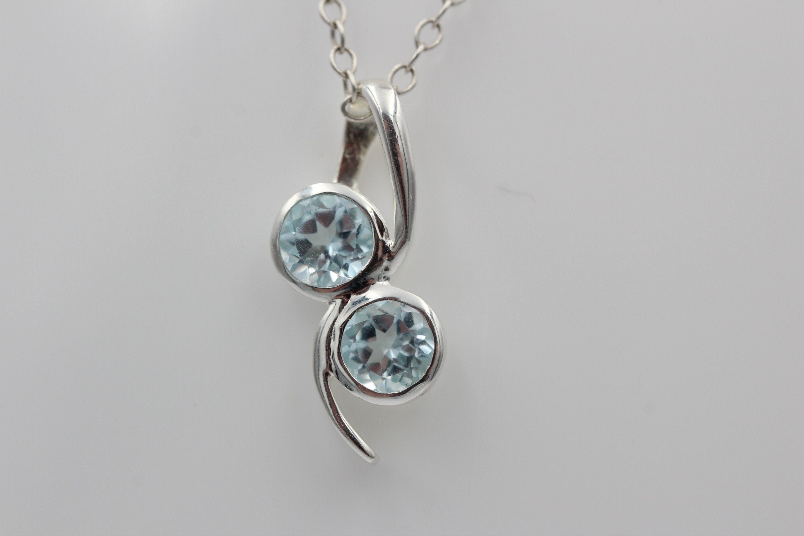 Edler 1,4 Carat Blautopas Anhanger 925 Silber  Top Edel himmelblau