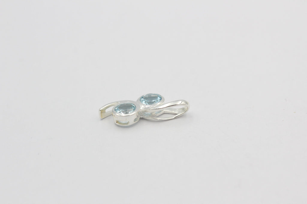 Edler 1,4 Carat Blautopas Anhanger 925 Silber  Top Edel himmelblau