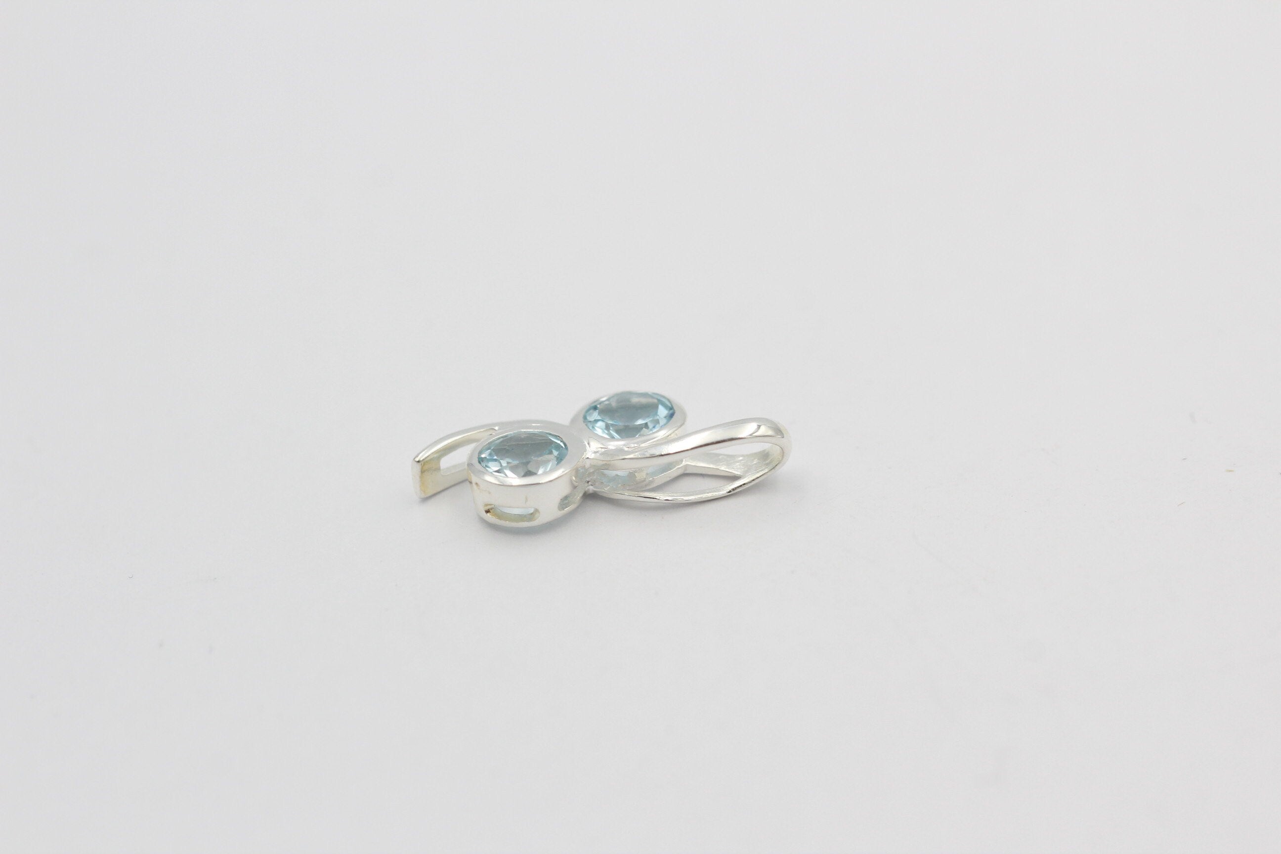 Edler 1,4 Carat Blautopas Anhanger 925 Silber  Top Edel himmelblau