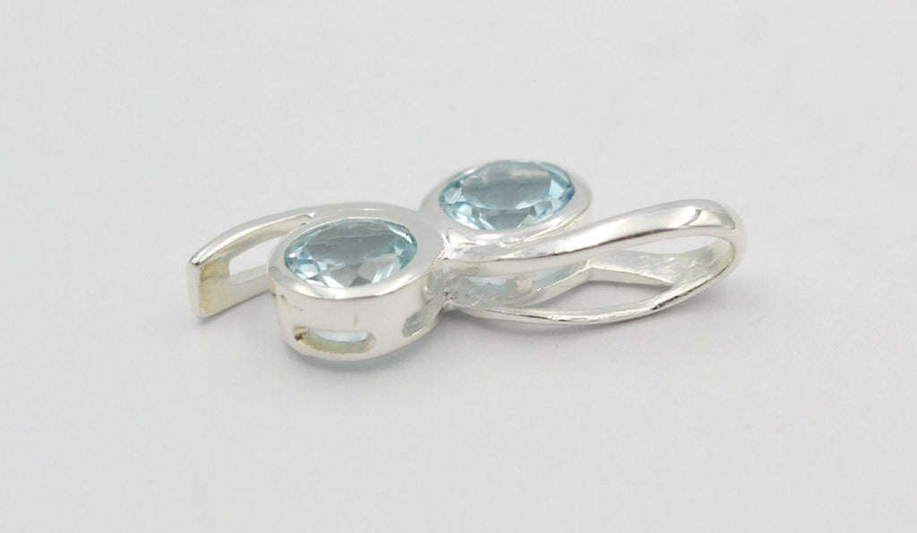 Edler 1,4 Carat Blautopas Anhanger 925 Silber  Top Edel himmelblau