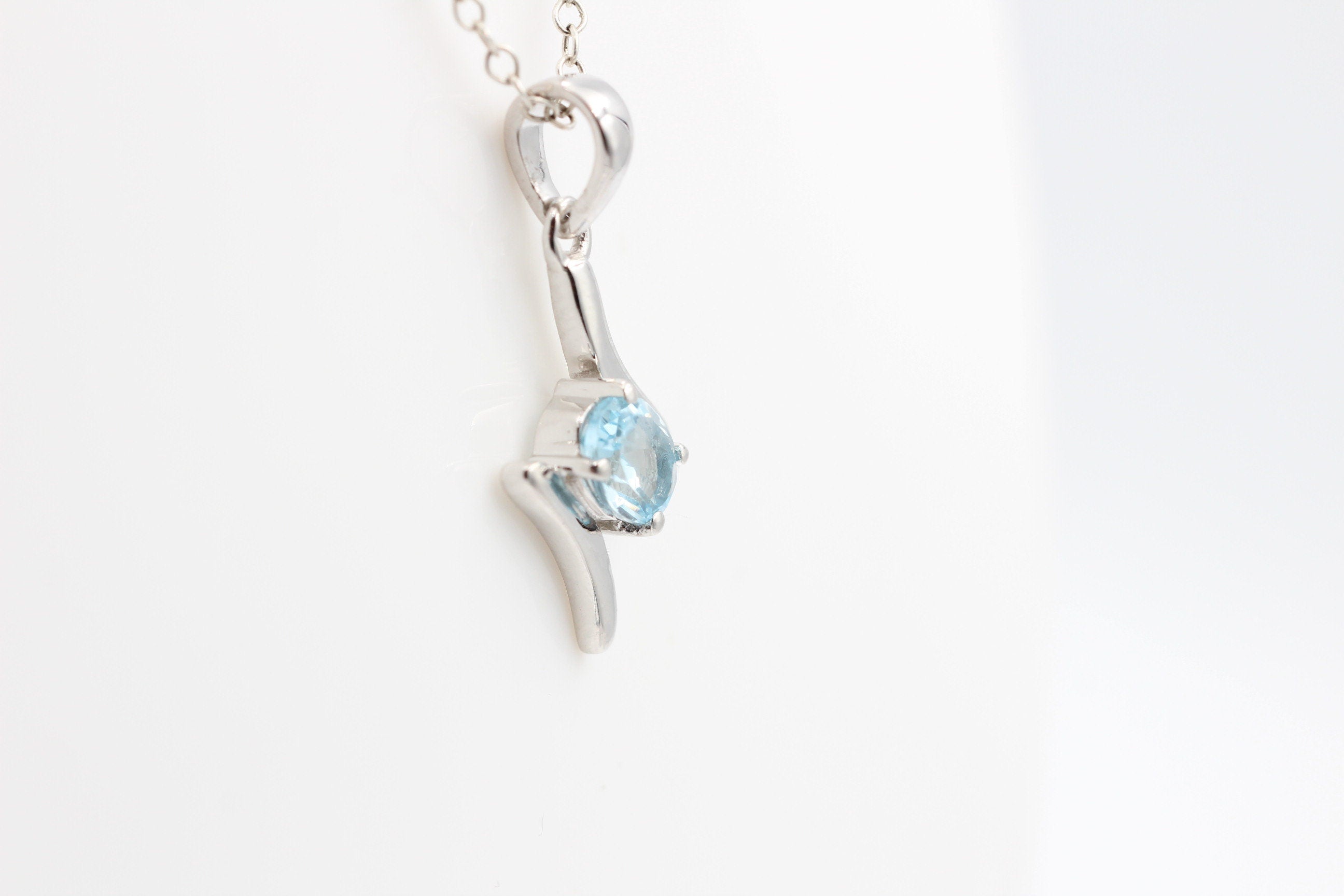 0,72 Carat Blautopas Anhänger 925 Silber sky blue Topas himmelblau