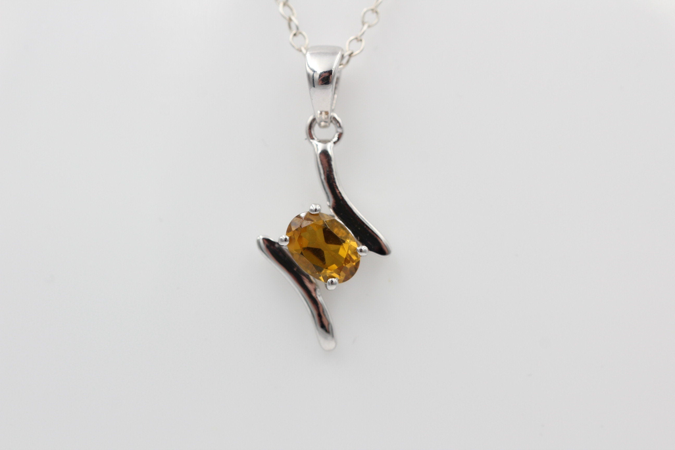 0,72 Carat Nano Zultanit Anhänger 925 Sibler  künstlicher Zultanit