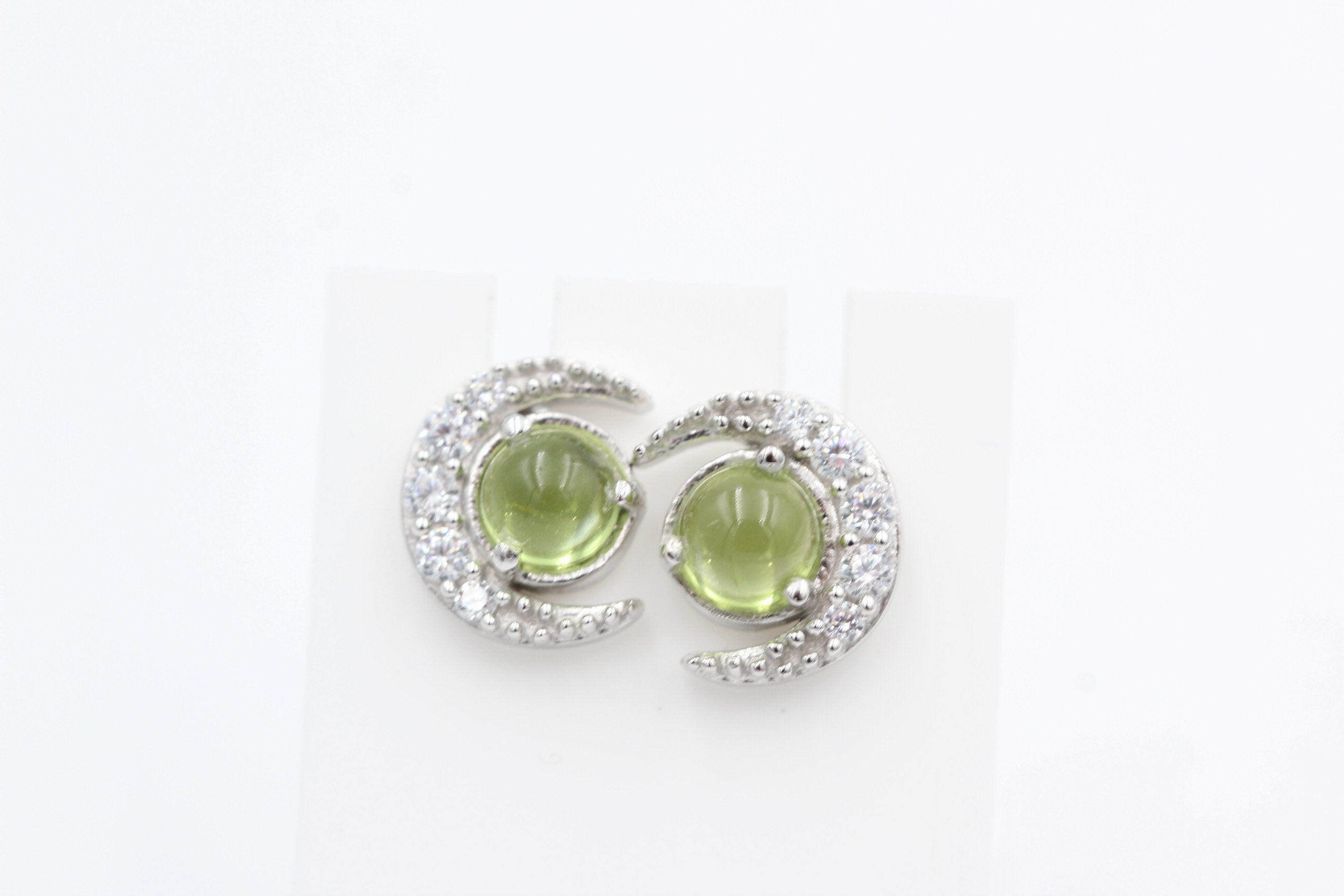 Edle 1,10 Carat Peridot Mondohrstecker 925 Silber maigrüner Edelstein Olivin