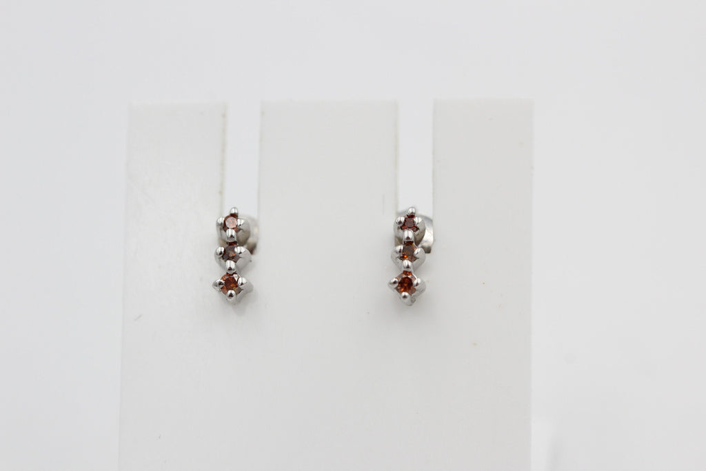 Edle 0,05 Carat rote Diamant Ohrstecker 925 Silber Diamantohrstecker I2 - I3