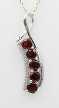 1,55 Carat Granat Anhänger 925 Silber mit Zirkonia  Granatanhänger blutroter Edelstein