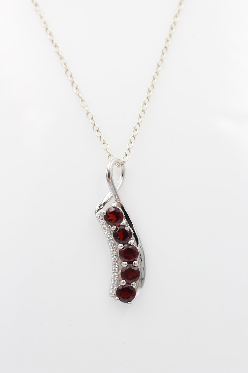 1,55 Carat Granat Anhänger 925 Silber mit Zirkonia  Granatanhänger blutroter Edelstein