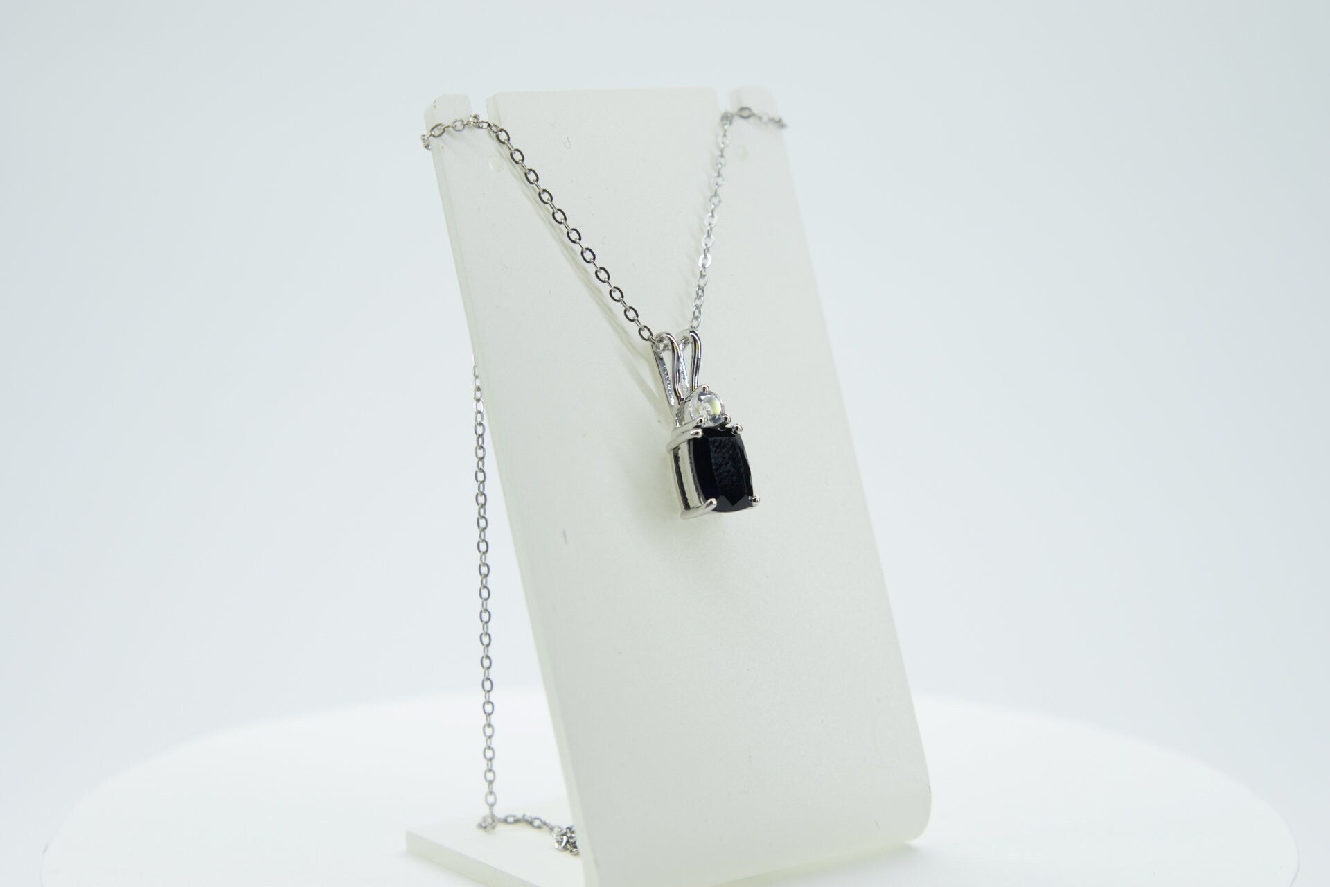 Edler 1,65 Carat schwarzer Spinell Anhanger 925 Silber   Edelstein Spinell und Weißtopas Schmuck