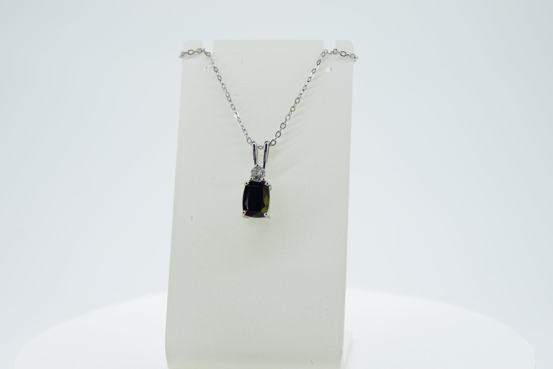 Edler 1,65 Carat schwarzer Spinell Anhanger 925 Silber   Edelstein Spinell und Weißtopas Schmuck