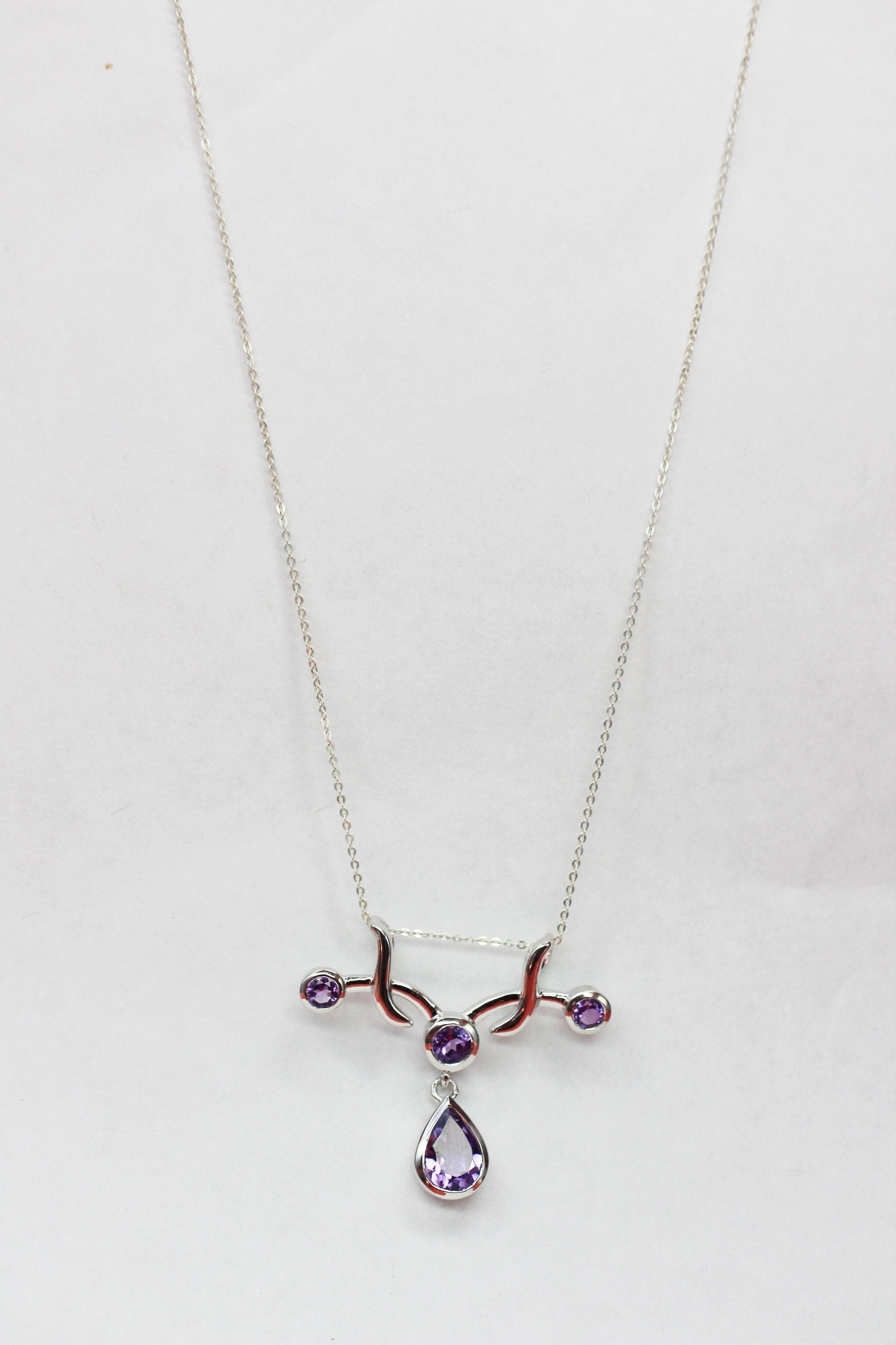 Edler 2,8 Carat Amethyst Anhanger 925 Silber  Design Pur Collieanhanger