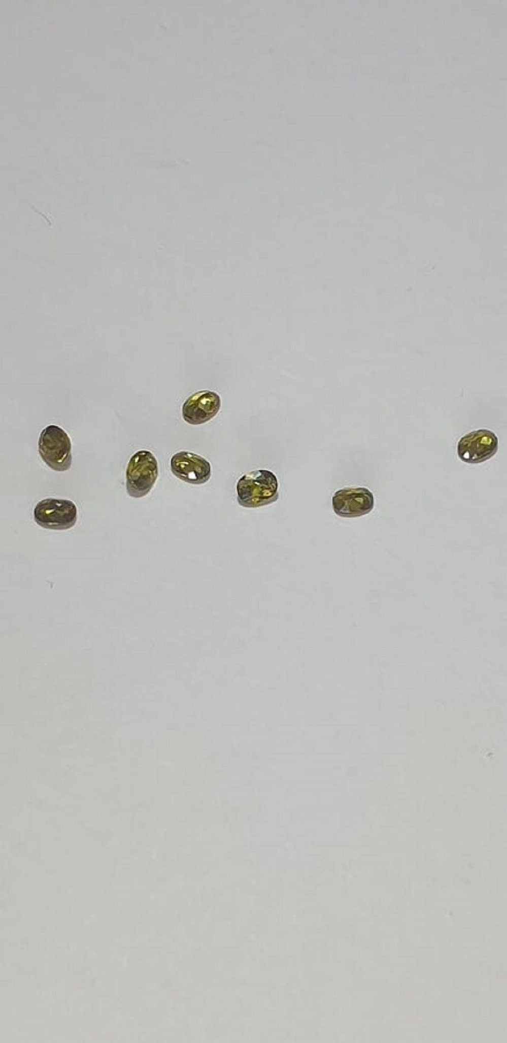 0,29 Carat sehr seltener grüner Sphen VS Qualitat aus Sri Lanka Ovalschliff