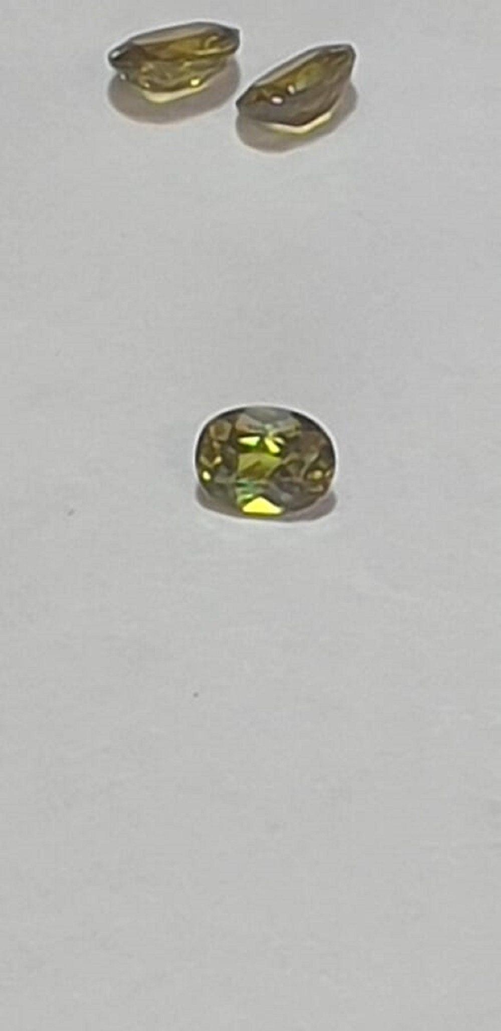 0,29 Carat sehr seltener grüner Sphen VS Qualitat aus Sri Lanka Ovalschliff