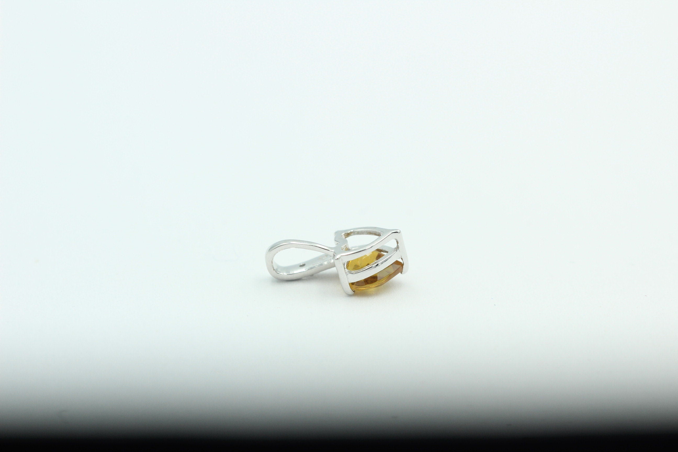 0,56 Carat nano Zultanit Herz Anhänger 925 Silber Collier Kette Zultanit Top