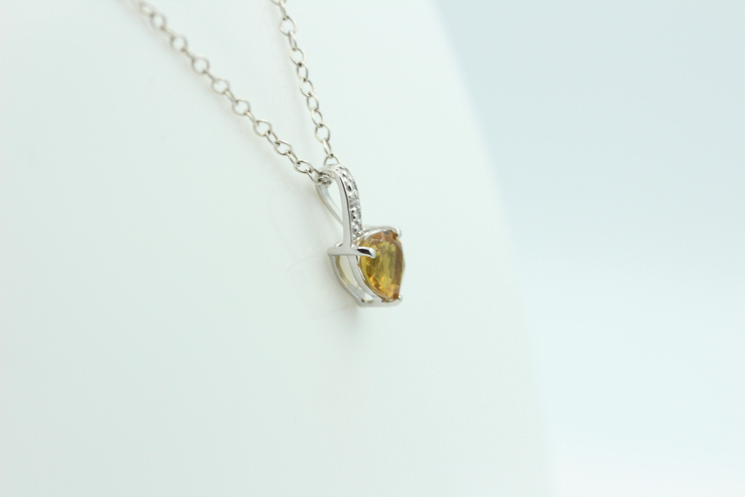 0,56 Carat nano Zultanit Herz Anhänger 925 Silber Collier Kette Zultanit Top