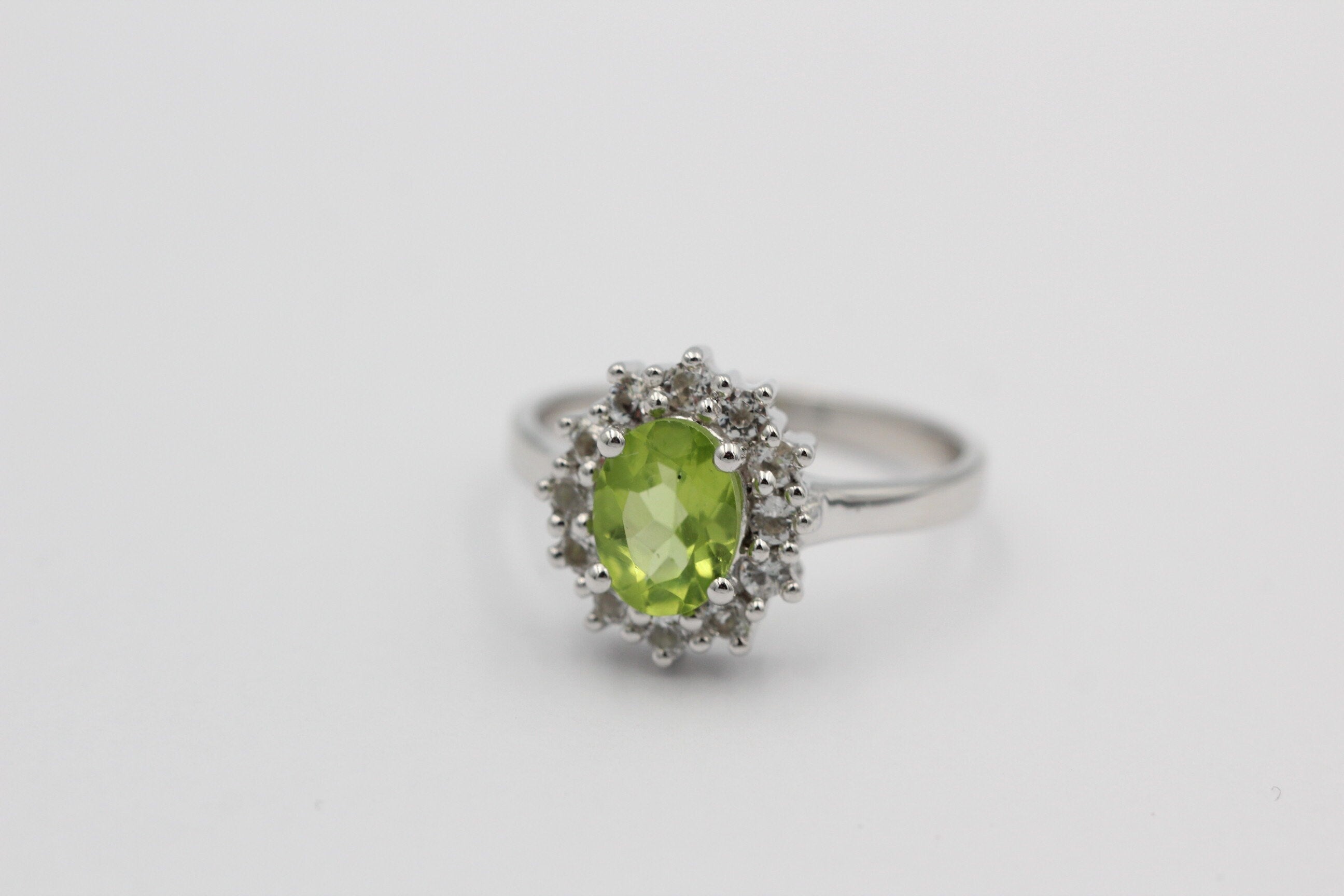 Edler 1,65 Carat Peridot Weiatopas Ring 925 Silber maigraner Olivin 8 / 18 / 57