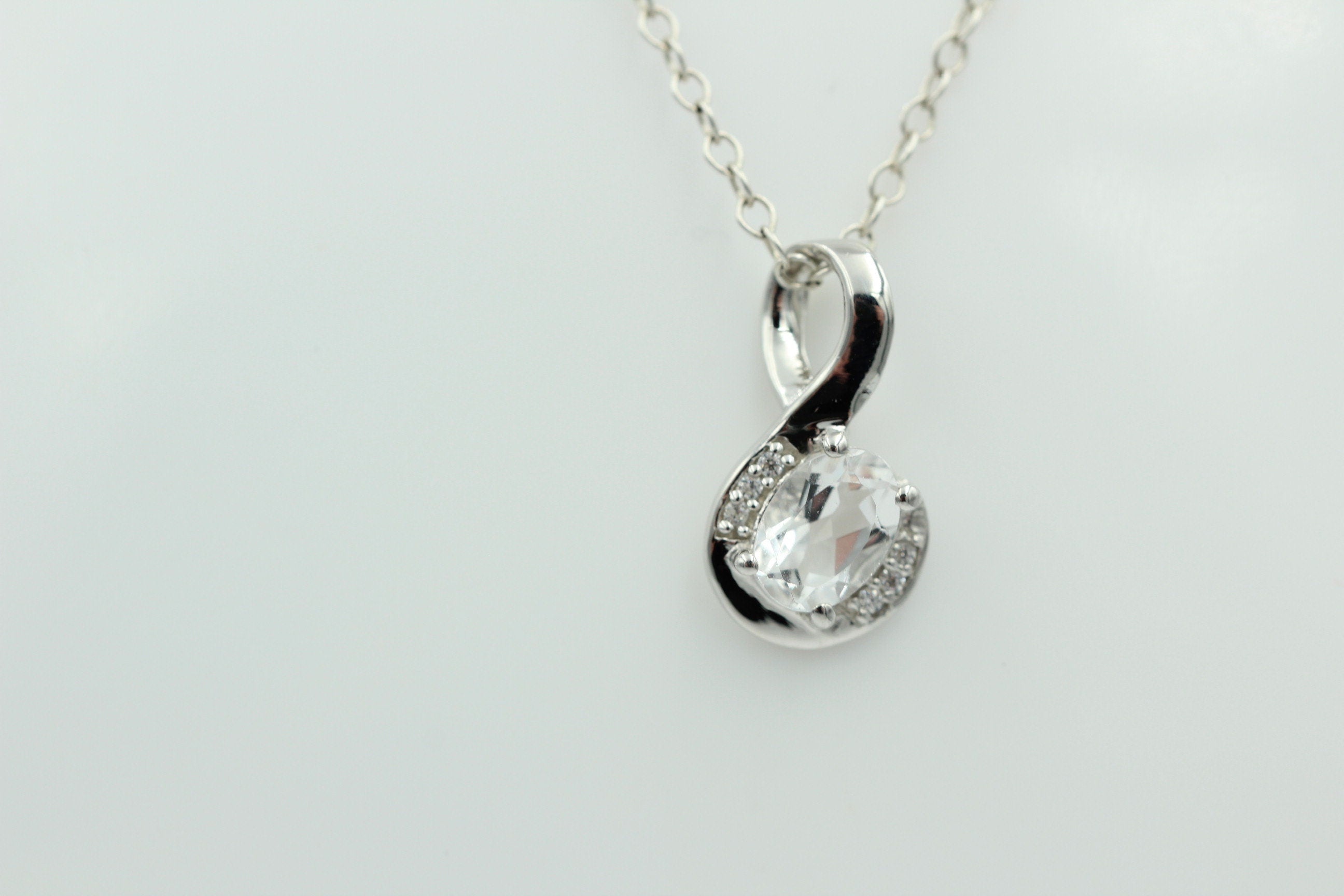 1,12 Carat Bergkristall Anhänger 925 Silber  mit Zirkonia Kristallanhänger