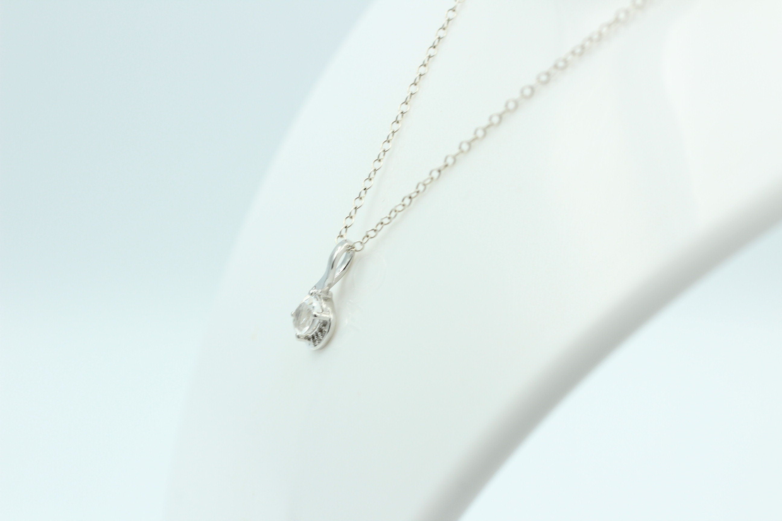 1,12 Carat Bergkristall Anhänger 925 Silber  mit Zirkonia Kristallanhänger