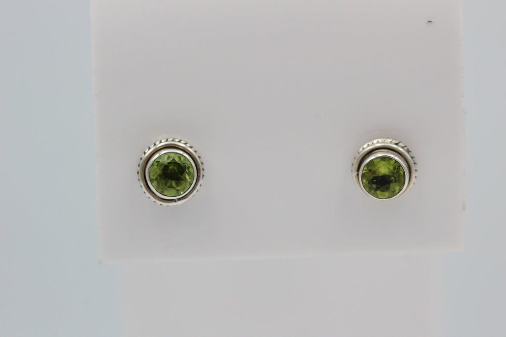 Edler 1,5  Carat Peridot Ohrstecker 925 Silber Olivin Ohrschmuck Edelstein