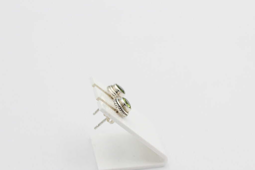 Edler 1,5  Carat Peridot Ohrstecker 925 Silber Olivin Ohrschmuck Edelstein