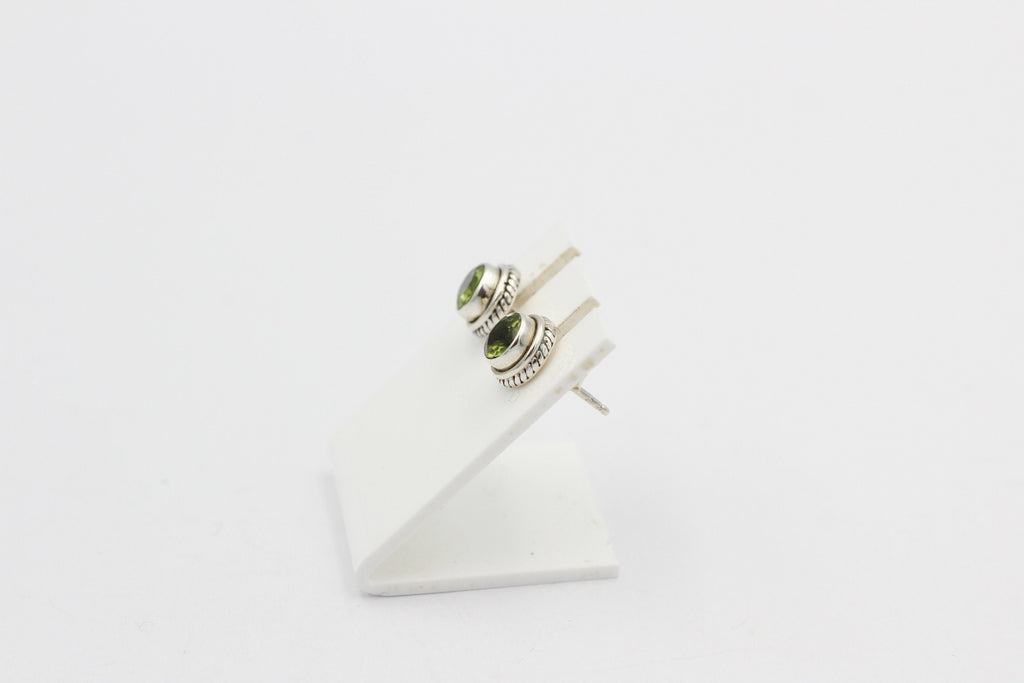 Edler 1,5  Carat Peridot Ohrstecker 925 Silber Olivin Ohrschmuck Edelstein