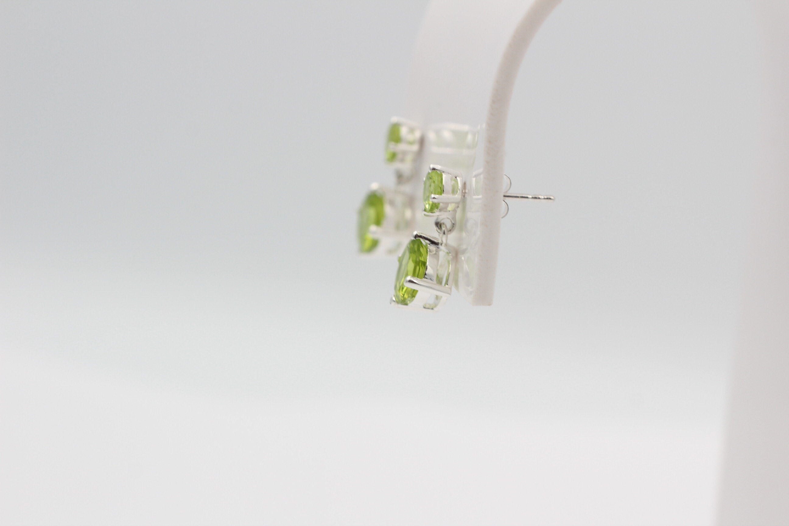Edle 2,4 Carat Peridot Ohrstecker 925 Silber Ohrschmuck Edelstein Olivin Top