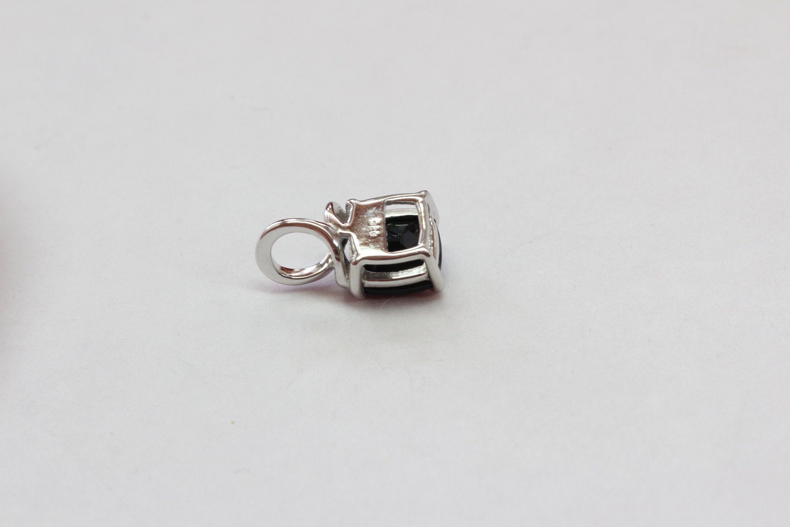 Eder 1,70 Carat schwarzer Spinell Anhanger 925 Silber Collier Kette Edelsteinanhanger