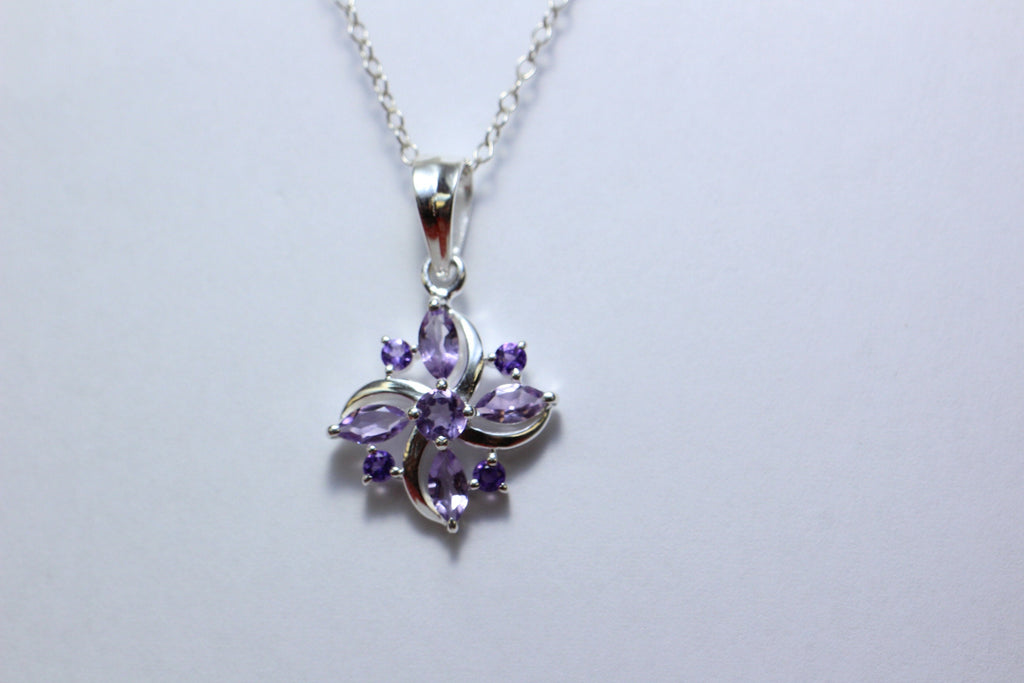 Edler 0,8 Carat Amethyst Anhanger 925 Silber Collier Kette  Anhanger violett