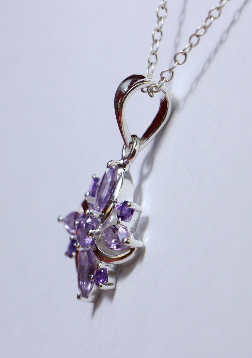 Edler 0,8 Carat Amethyst Anhanger 925 Silber Collier Kette  Anhanger violett
