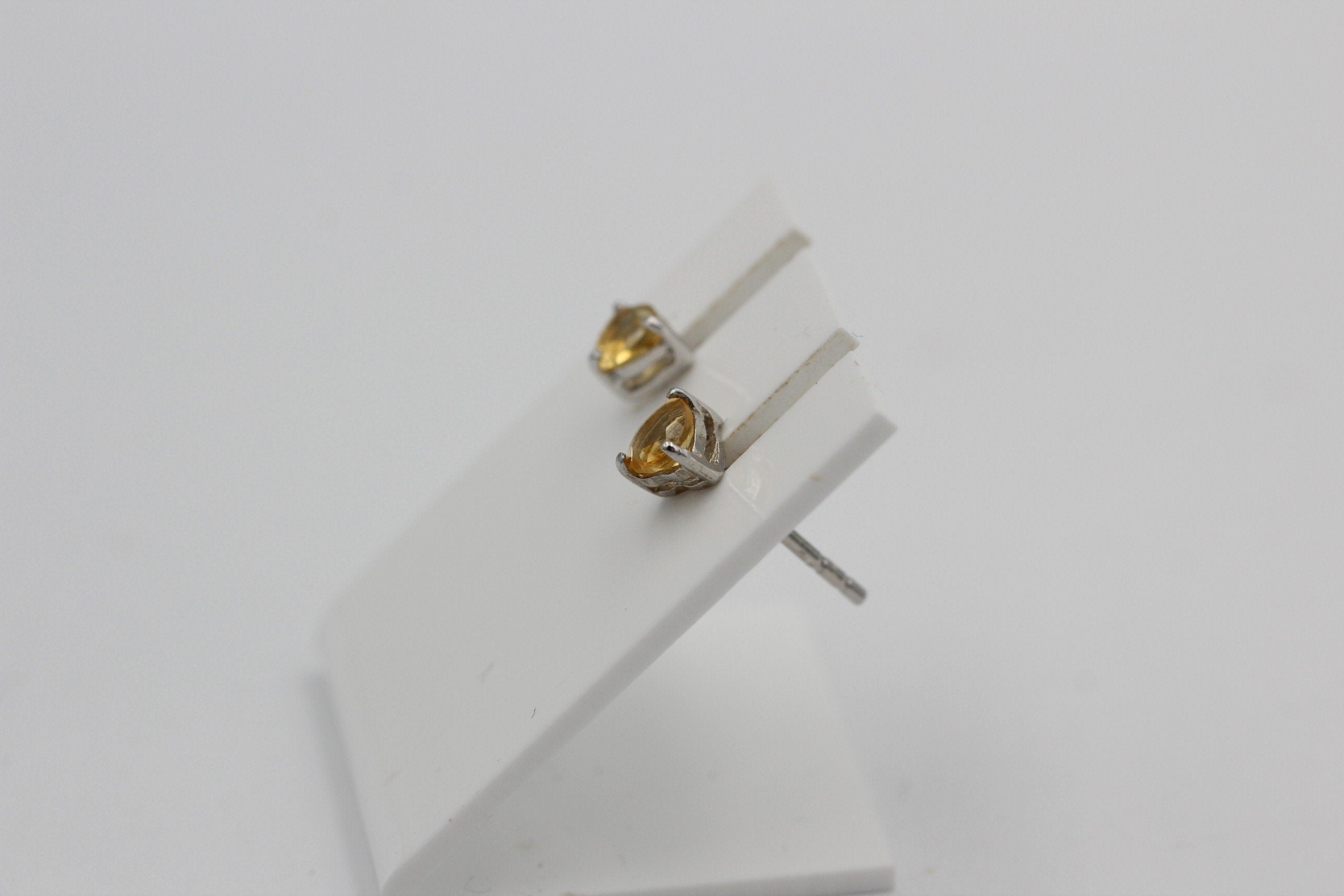 0,49 Carat Herz Citrin Ohrstecker 925 Silber Herzschliff Ohrschmuck Edelstein